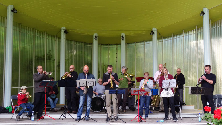 Archivbild: Barmer Ersatzkapelle am 21. Juni 2015 in der Musikmuschel im Grünen Zoo Wuppertal