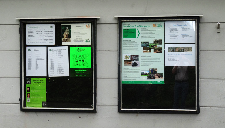 Information des Zoo-Vereins Wuppertal e.V. und des Grünen Zoos Wuppertal zum "Konzept Zoo 2020 - Der Grüne Zoo Wuppertal" am 2. Juni 2016 im Schaukasten in der Nähe des Eingangs im Wuppertaler Zoo