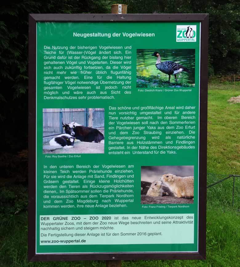 Bauschild "Neugestaltung der Vogelwiesen" am 18. Juni 2016 im Grünen Zoo Wuppertal