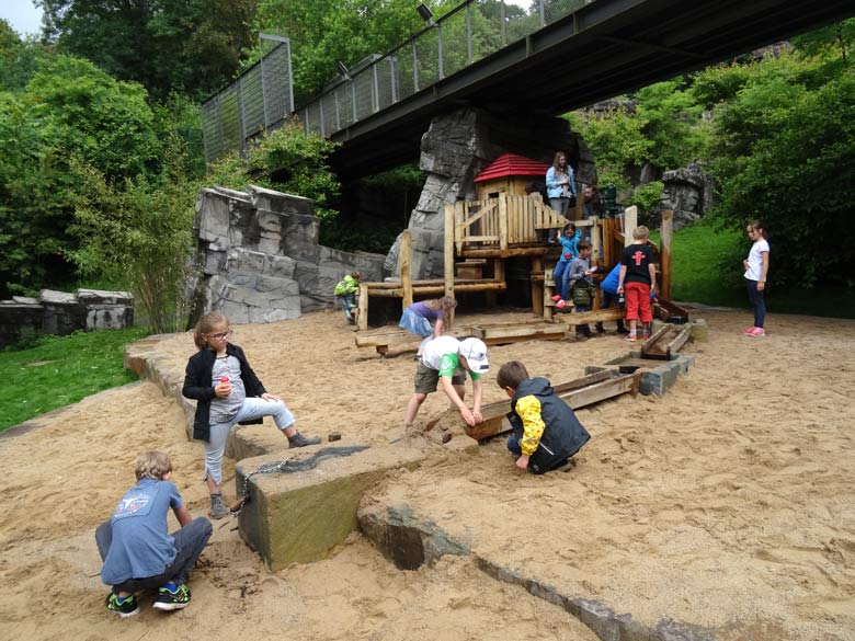 Neuer Wasserspielplatz am 18. Juni 2016 im Wuppertaler Zoo