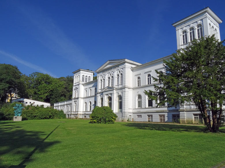 Das unter Denkmalschutz stehende historisches Hauptgebäude am 15. August 2016 im Zoologischen Garten der Stadt Wuppertal