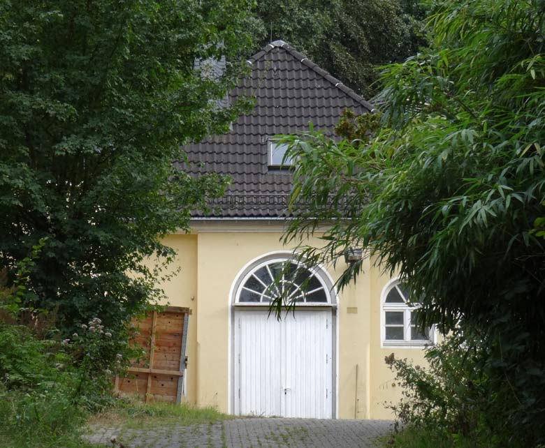 Transportkiste auf dem Areal der Außenstelle des Zoologischen Gartens der Stadt Wuppertal am Boltenberg am 2. September 2016 an der Straße Zur Waldesruh 234 in Wuppertal-Sonnborn