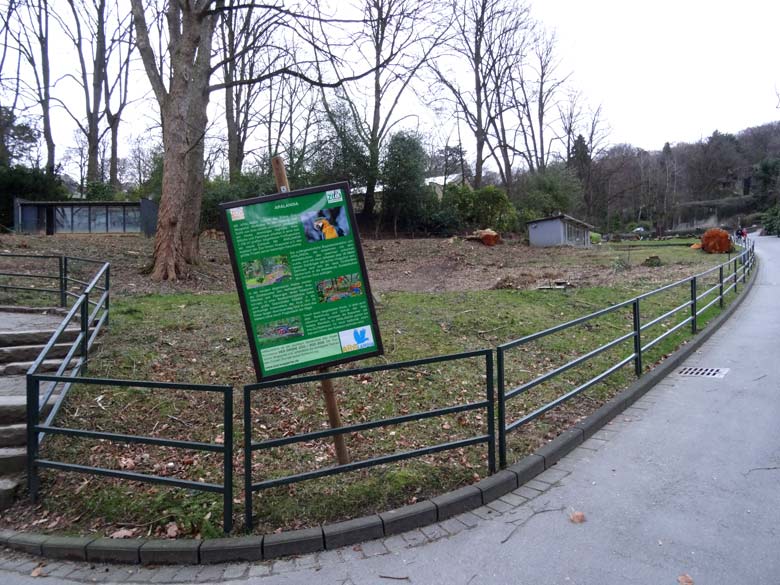 Informations-Schild am 27. Februar 2017 auf dem Areal für das Projekt ARALANDIA im Zoologischen Garten der Stadt Wuppertal