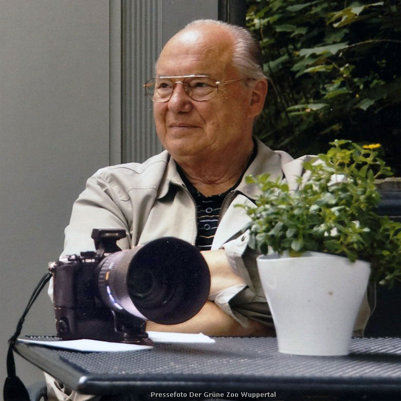 Der Zoofotograf Diedrich Kranz im Jahr 2014 im Grünen Zoo Wuppertal (Pressefoto Der Grüne Zoo Wuppertal)