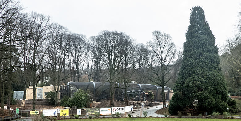 Baustelle für die begehbare Freiflugvoliere ARALANDIA im Grünen Zoo Wuppertal