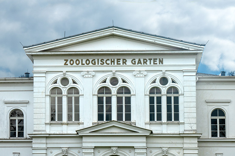 Hauptgebäude Zoologischer Garten der Stadt Wuppertal am 15. April 2021