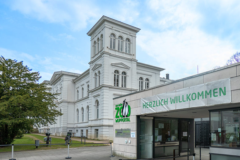 Eingangsbereich des Grünen Zoo Wuppertal am 17. April 2021