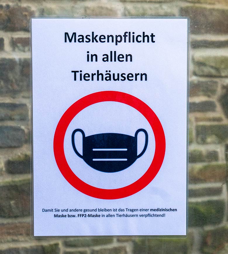 Ausgang "Maskenpflicht in allen Tierhäusern" am 7. Dezember 2021 im Grünen Zoo Wuppertal