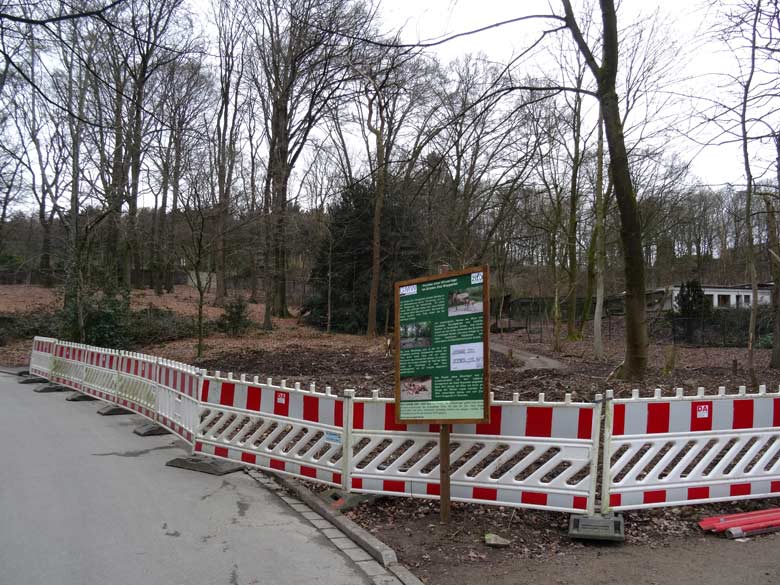 Bauschild Miluanlage am 22. März 2016 im Zoologischen Garten der Stadt Wuppertal