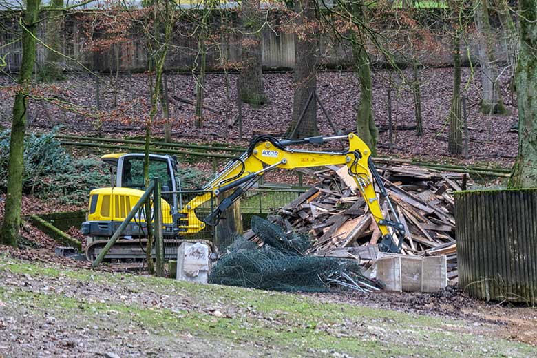 Abriss des ehemaligen Stallgebäudes für die Kiangs am 10. Dezember 2021 im Grünen Zoo Wuppertal