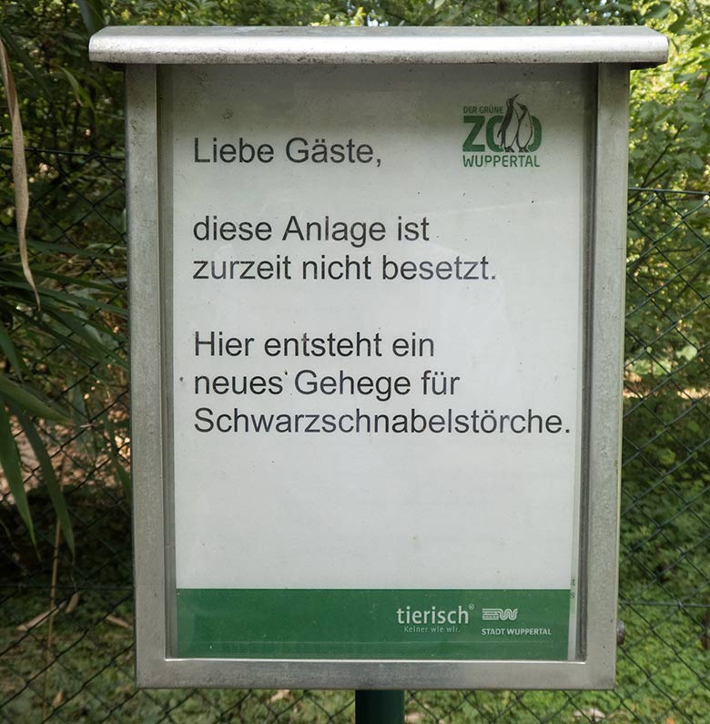 Ausschilderung zur Entstehung eines neuen Geheges für Schwarzschnabelstörche am 1. September 2018 im Zoo Wuppertal