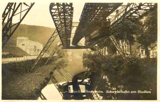 Schwebebahn am Stadion um 1929